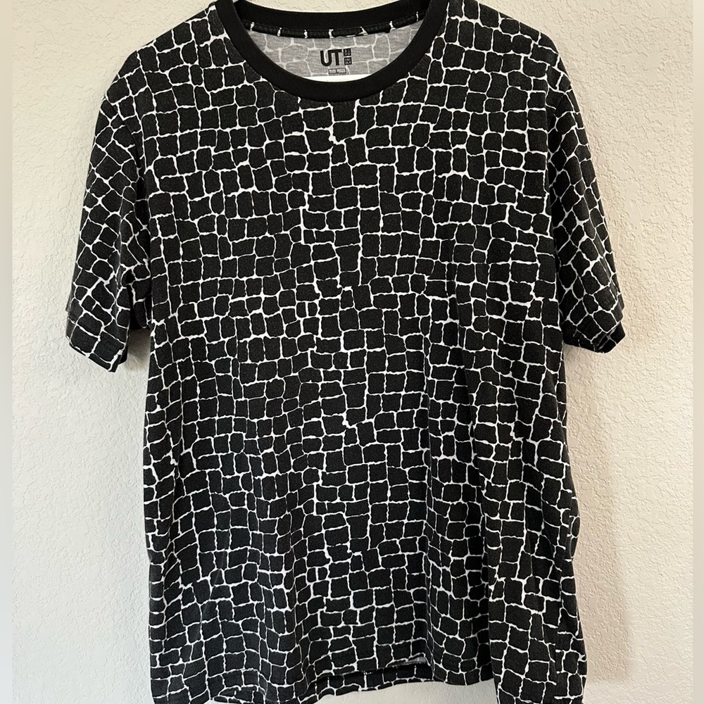 Uniqlo UT T-shirt Black and White Blocks